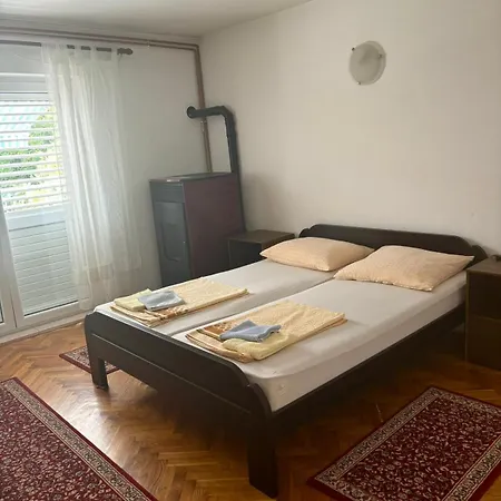 Apartment 4 *