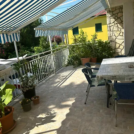 Apartment 4
