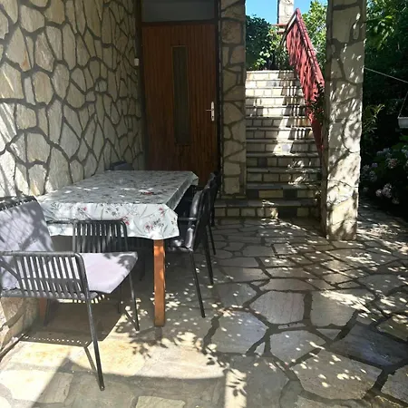 Apartment 4 *