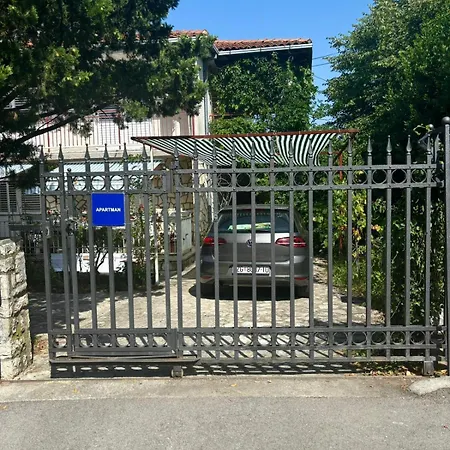 Apartment 4