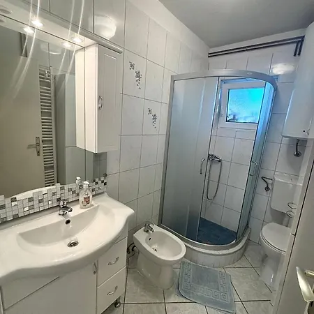 Apartment 4