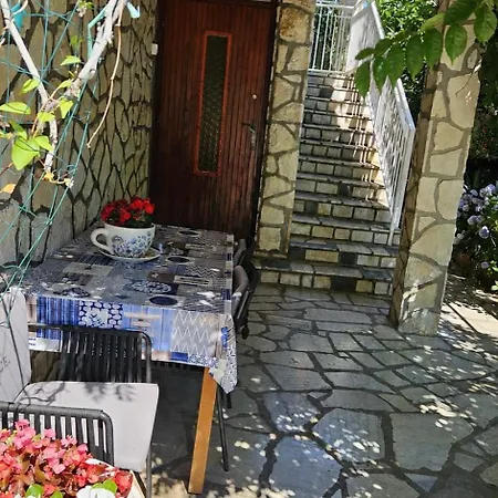 Apartman Tia *