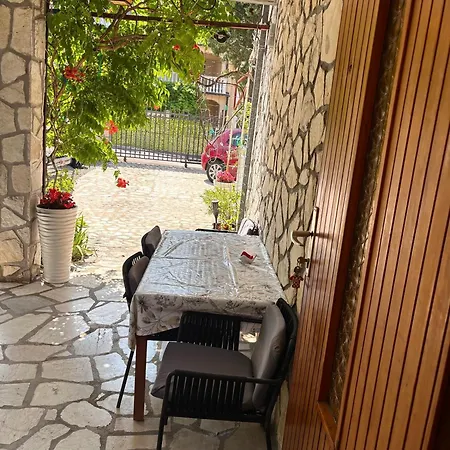 Apartman Tia *