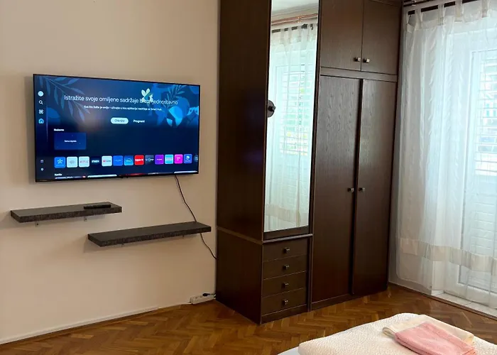 Tia Apartment