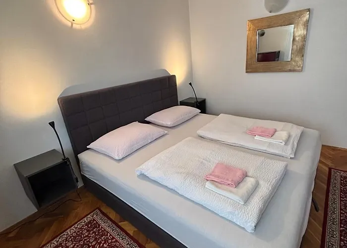 Tia Apartment *