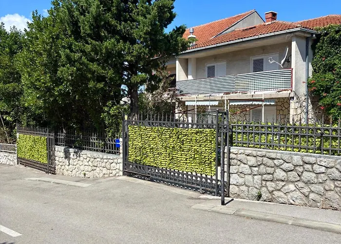 Apartment Tia